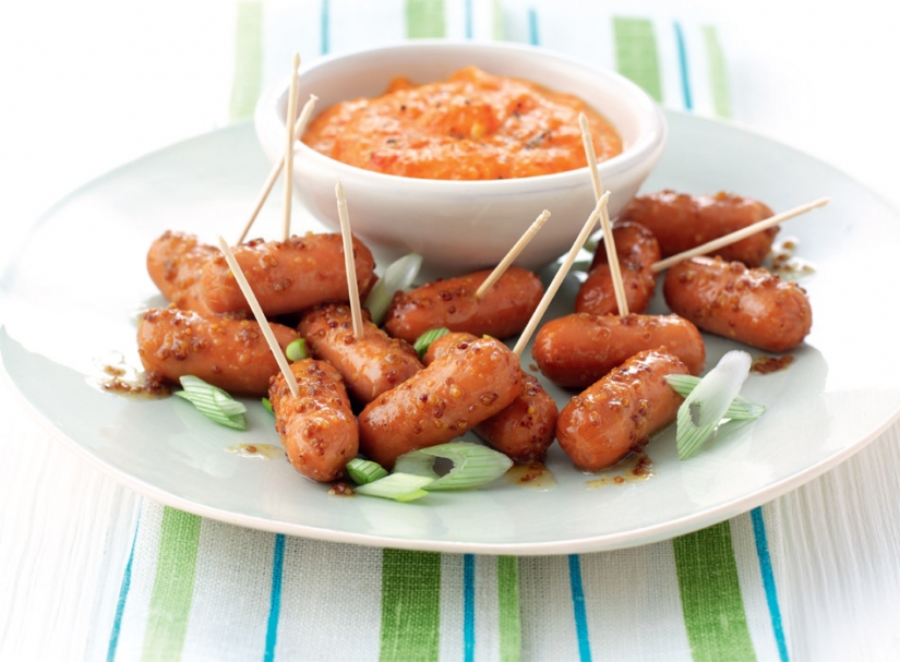 Honey Mustard Cocktail Sausages with Red Pepper Dip Honey Mustard Cocktail Sausages with Red Pepper Dip
