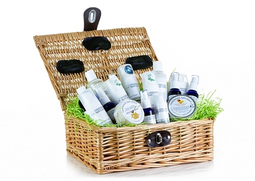 6 AFFORDABLE BEAUTY BUYS TO FILL YOUR STOCKING 6 AFFORDABLE BEAUTY BUYS TO FILL YOUR STOCKING