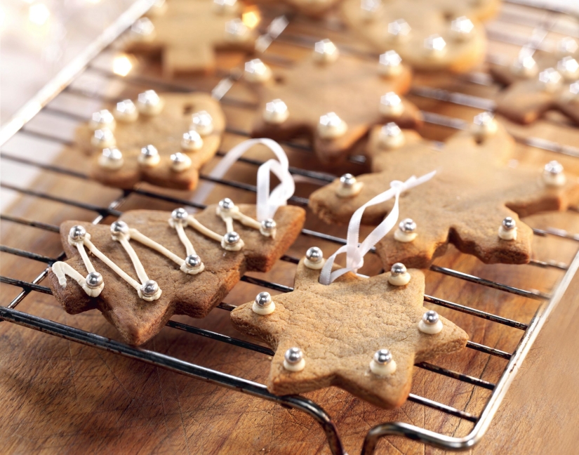 Christmas Gingerbread Hanging Biscuits