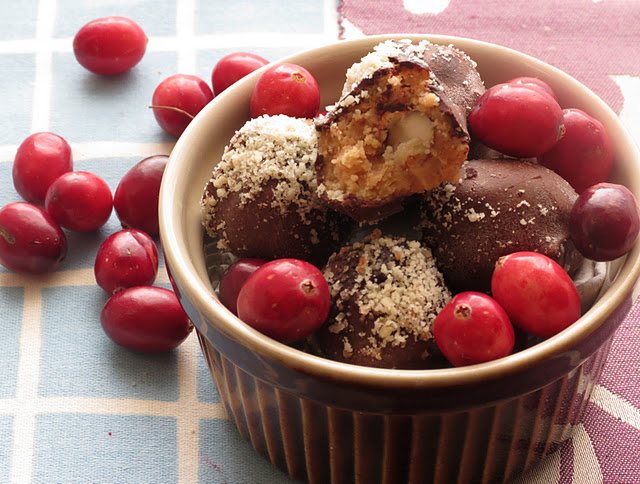 Peanut Butter and Almond Truffles, sugar free Recipe: Veggie