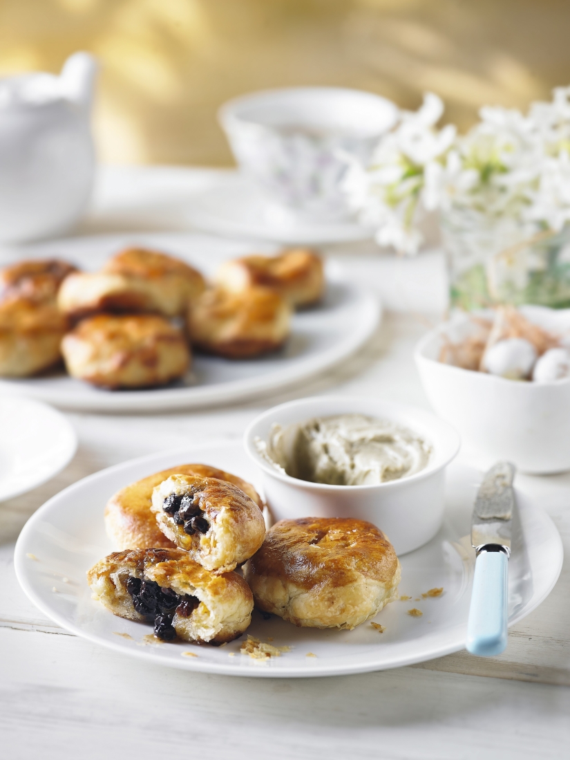 Heston’s banbury cakes