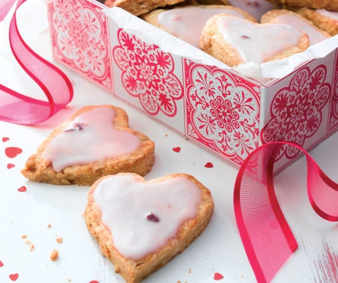 Almond Cookies with Raspberry Yoghurt