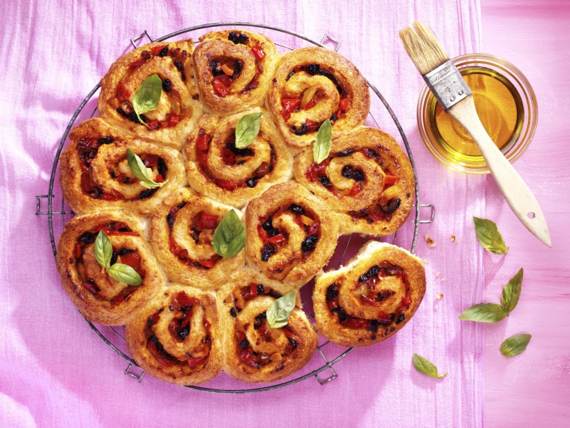 Antipasto Chelsea Buns Recipe: Veggie