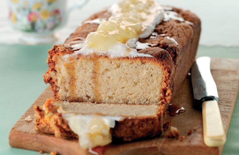 Banana Bread topped with Apple, Maple Syrup and Yoghurt Banana Bread topped with Apple, Maple Syrup and Yoghurt