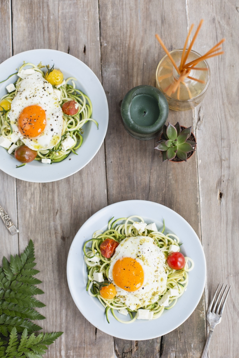 Clean Eating Alice’s Courgetti with Buttery Fried Eggs, Feta & Pesto