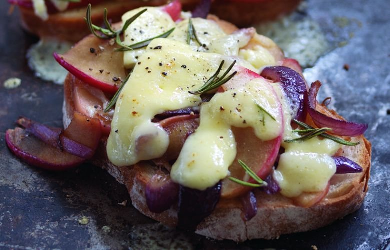 Cheshire Cheese Melt with Apple and Red Onion Relish Recipe: Veggie