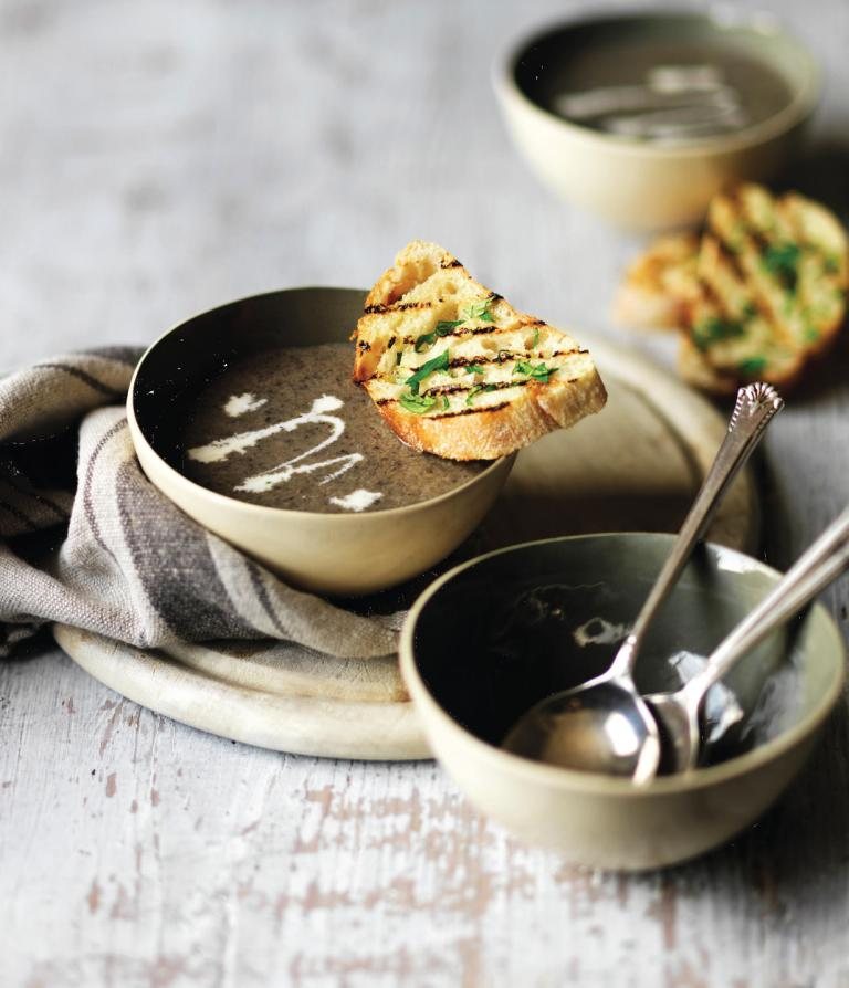 Creamy mushroom soup with garlic toast Recipe: Veggie