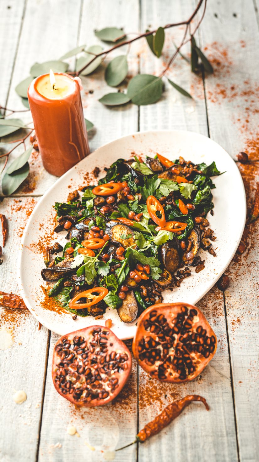 Crispy Meatless Mince with Augbergine, Spinach and Ginger Recipe: Veggie