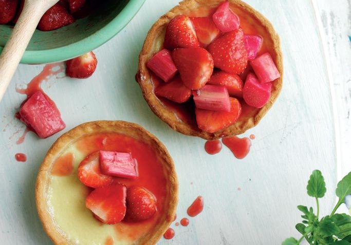 Deep Dish Rhubarb and Strawberry Tarts