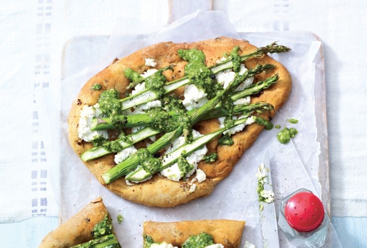 Easy Asparagus and Ricotta Pizzas