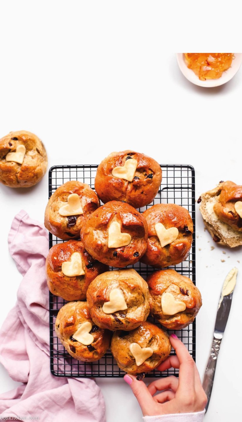 Sticky Spiced Buns Recipe: Veggie