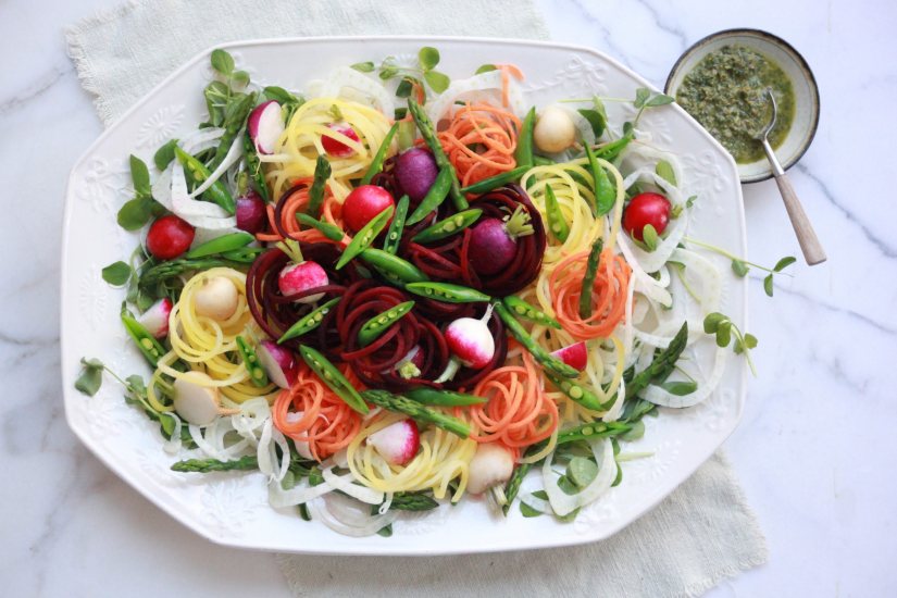 AMELIA FREER’S GARDEN SUMMER SALAD Recipe: Veggie