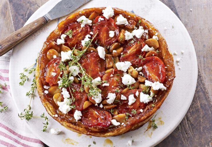 Caramelised Garlic and Tomato Tarte Tatin Recipe: Veggie