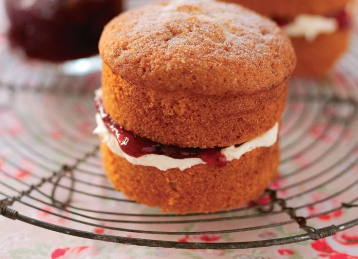 Individual Victoria Sponges Recipe: Veggie