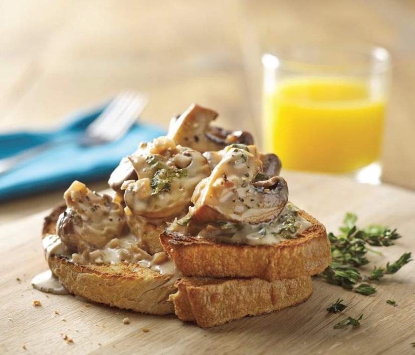 Mushroom Ragout on Toast