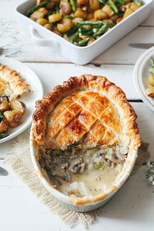 VEGAN MUSHROOM AND LEEK PIE