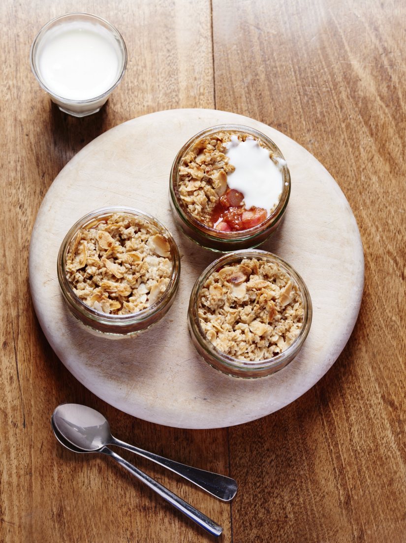 Mini Organic Rhubarb and Apple Crumbles Recipe: Veggie