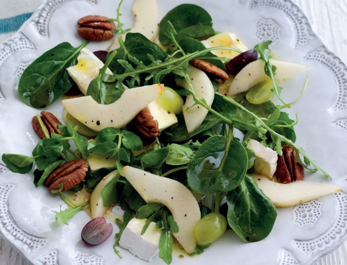 Pear, Brie and Pecan Salad