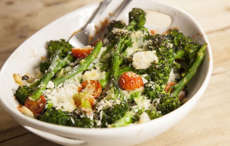 Purple Sprouting Broccoli, Mozzarella and Tomato Bake Recipe: Veggie