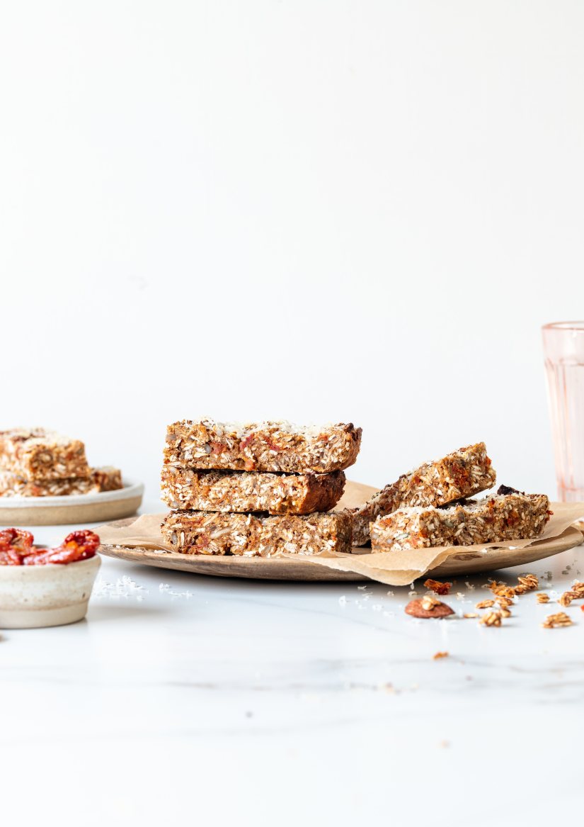 The perfect weekday snack: gut-loving savoury granola bars Recipe: Veggie