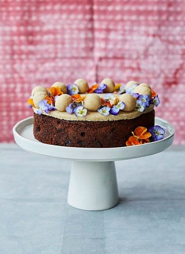 EASTER SIMNEL CAKE Recipe: Veggie