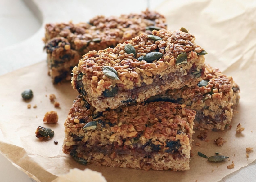 Strawberry Jam Sandwich Breakfast Bars