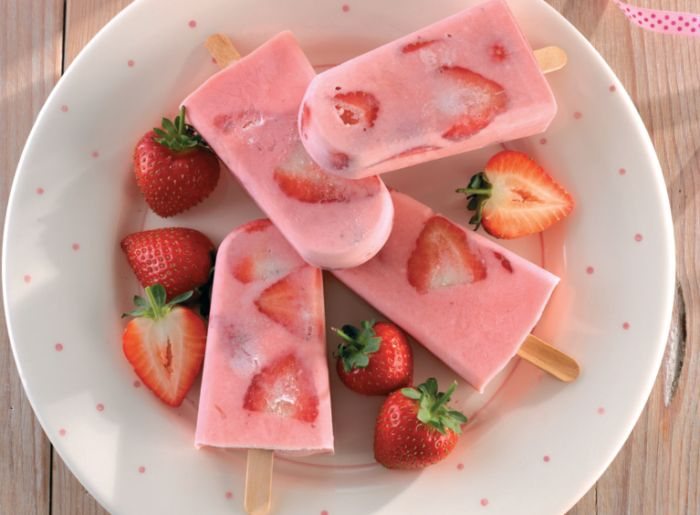Strawberry and Coconut Ice Lollies Recipe: Veggie