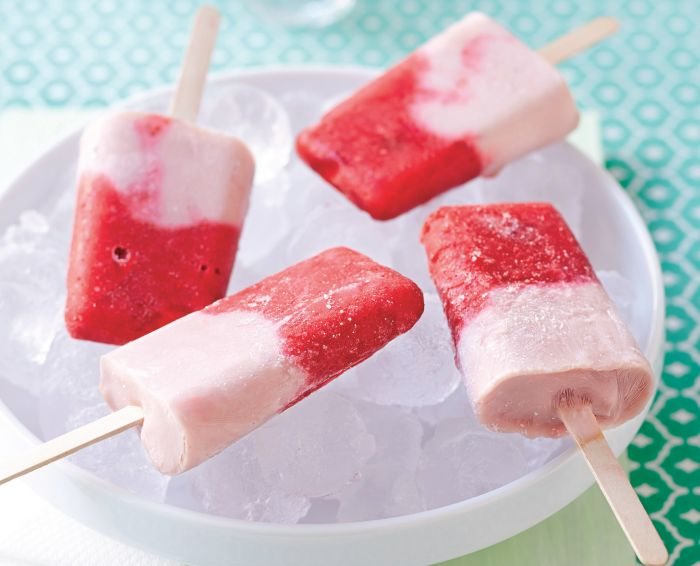 Strawberry and Rhubarb Ice Pops Recipe: Veggie