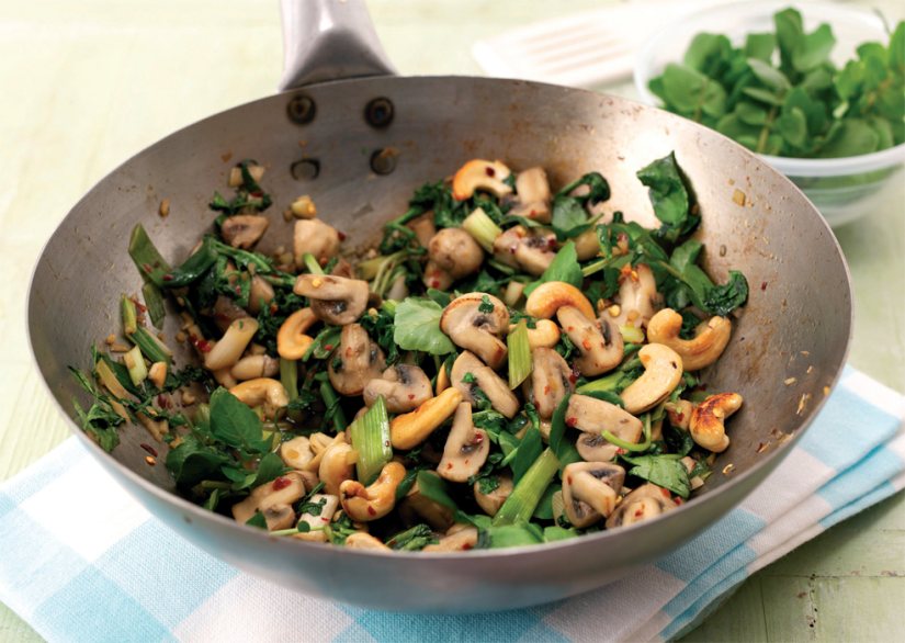 Watercress, Mushroom and Cashew Stir-fry Recipe: Veggie
