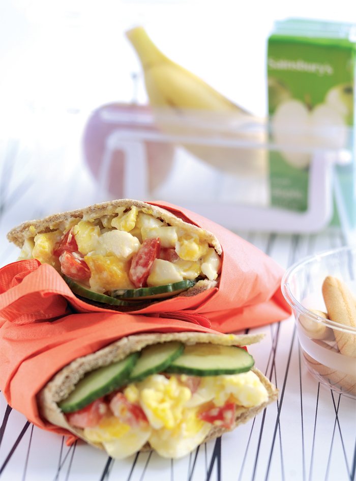 Egg and Tomato Pitta Pockets Recipe: Veggie