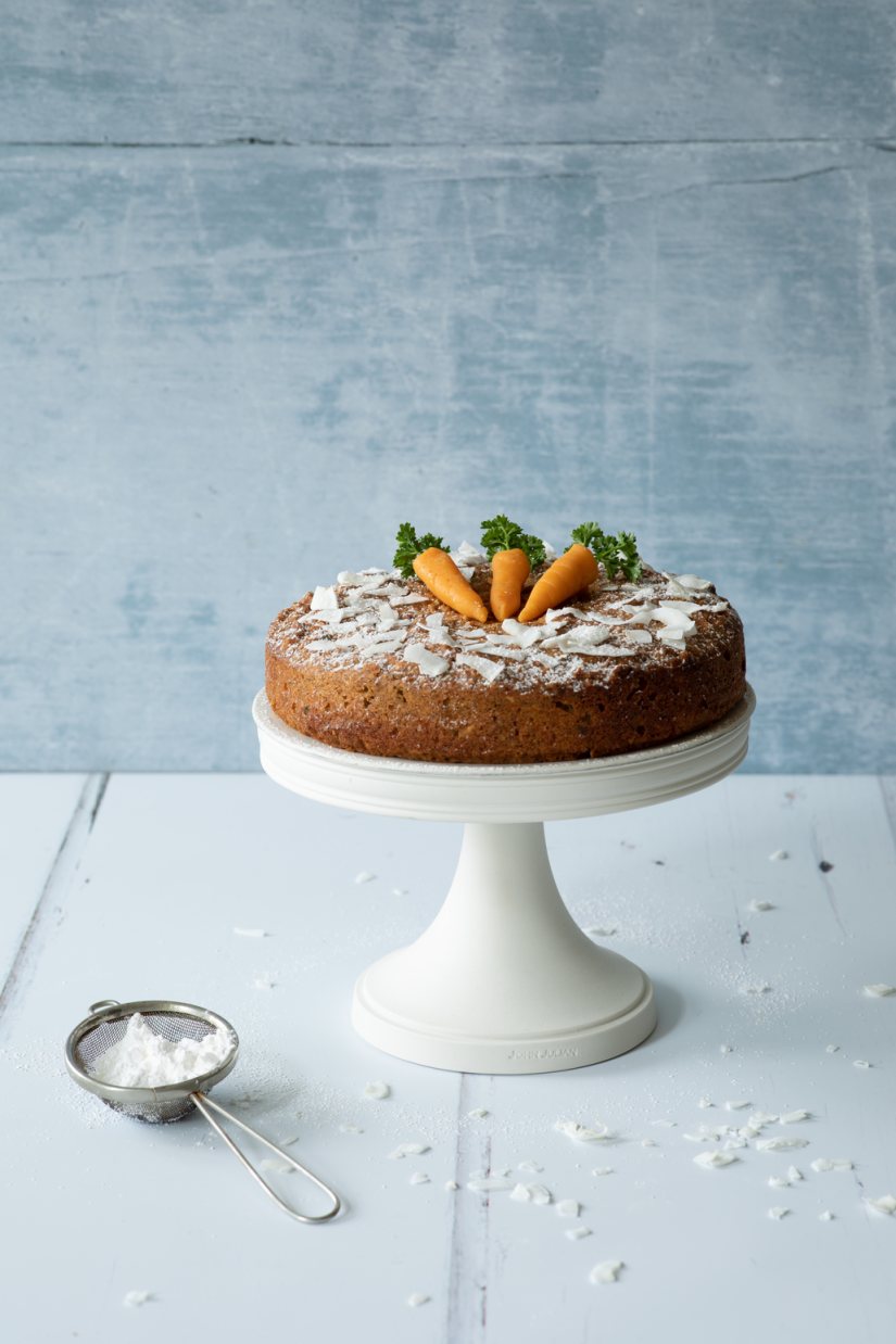 Carrot, almond and coconut cake Recipe: Veggie