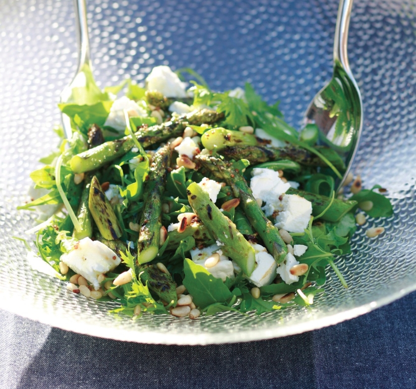 Barbecued British Asparagus, Rocket, Goat’s Cheese and Pine Nut Salad