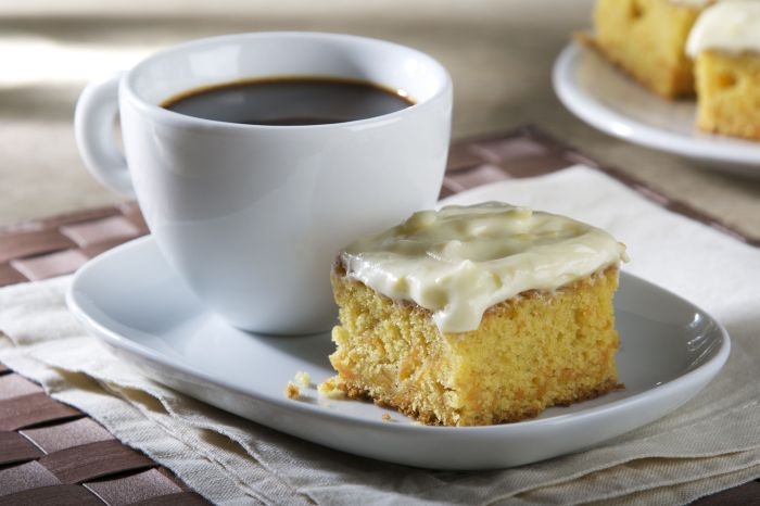 Carrot Cake with Vanilla Cream Cheese Icing