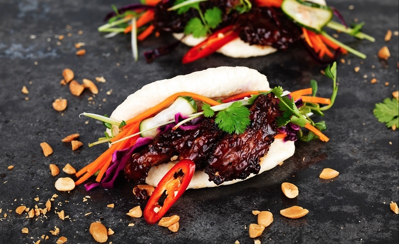 Pulled Oumph! Bao Buns