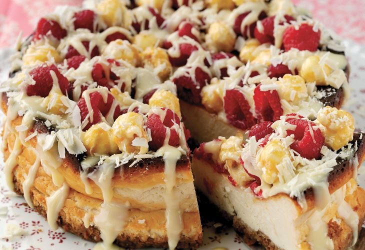 Baked Cheesecake with Raspberries, Popcorn and White Chocolate Sauce Recipe: Veggie