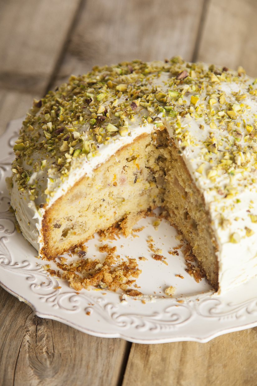 Rhubarb, Orange, Pistachio & Cardamom Cake Recipe: Veggie