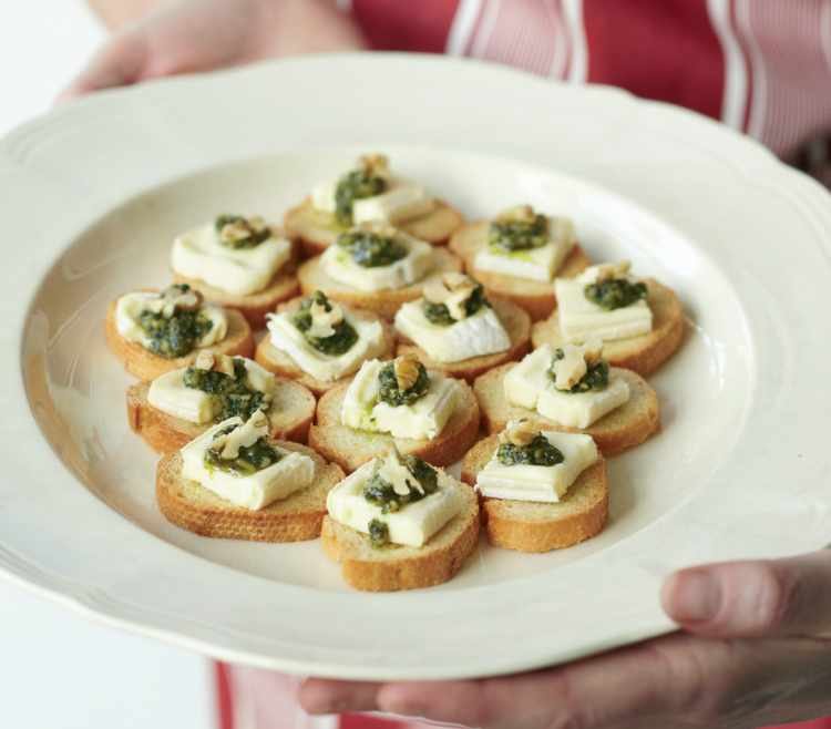 Sage Pesto and Pie d’Angloys Canapés Recipe: Veggie