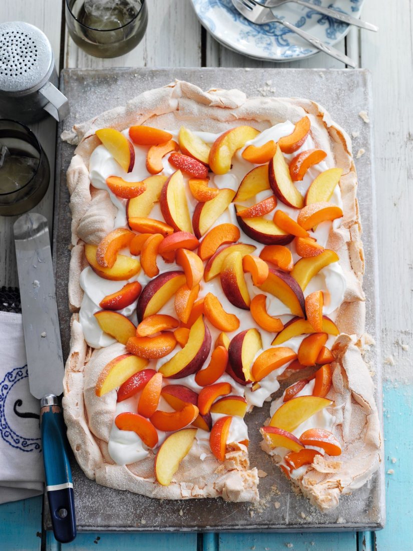 Apricot & Peach Meringue Tray Bake Recipe: Veggie