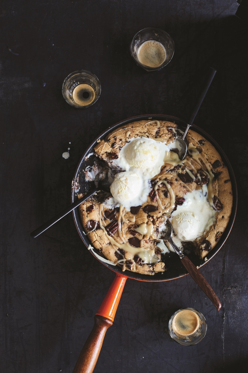 Tahini, Pecan & Cinnamon One-Pan Cookie