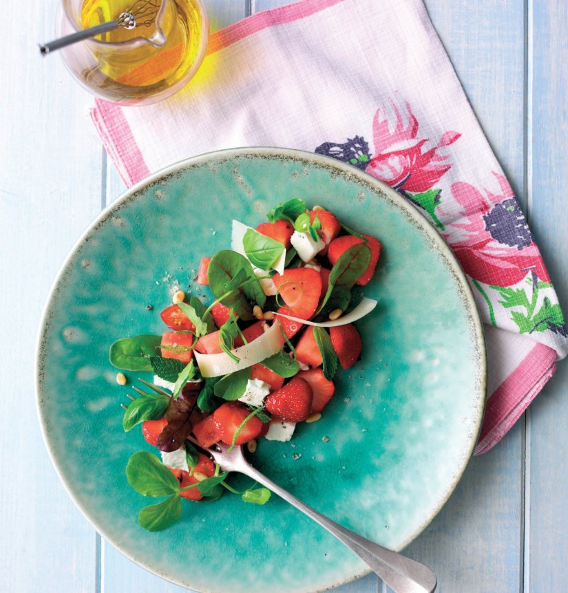Strawberry and Summer Leaf Salad with Vanilla Salt Recipe: Veggie