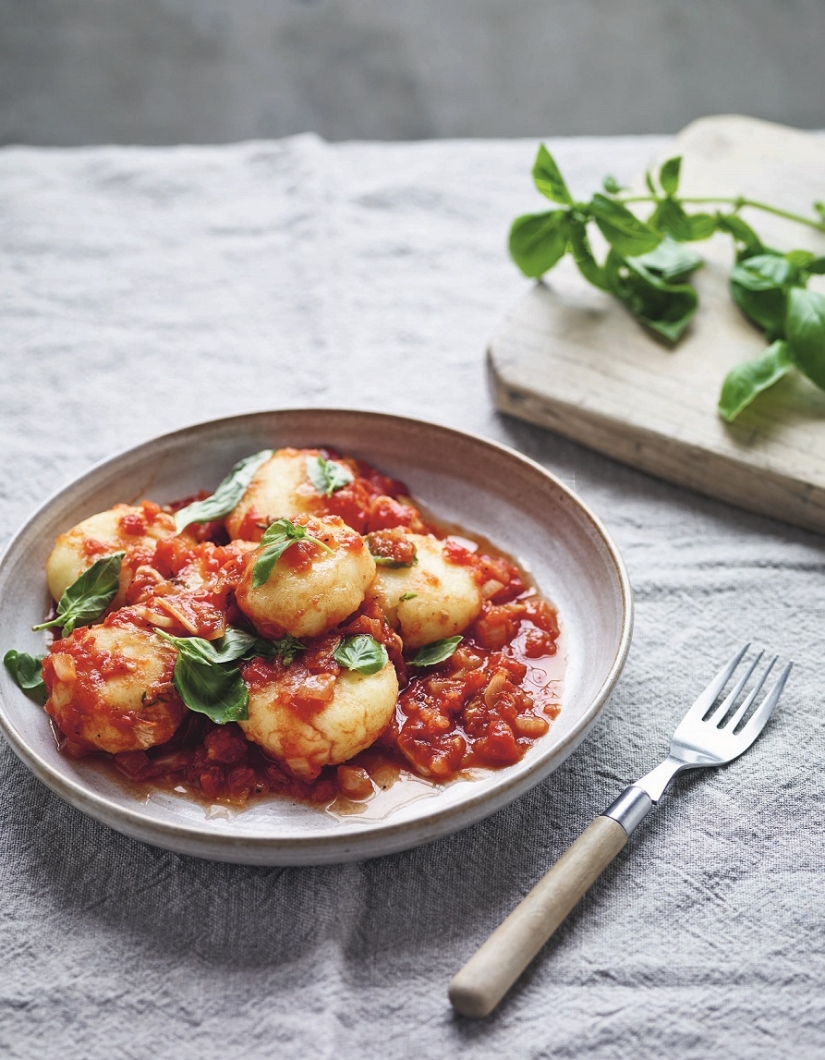 Gnudi with tomato and basil