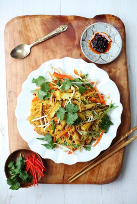 Golden Tofu Singapore Noodles Recipe: Veggie