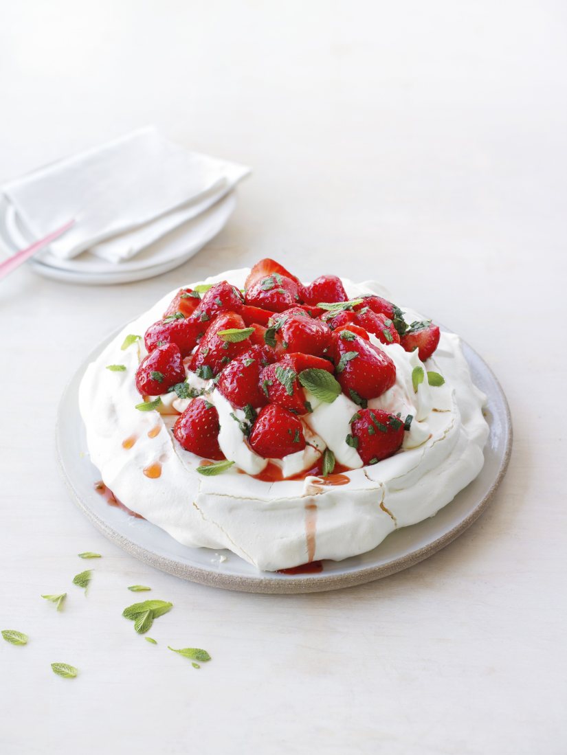 Strawberry, Elderflower & Mint Pavlova Recipe: Veggie