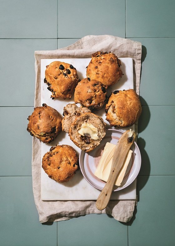 Walnut, Fig & Raisin Rolls Recipe: Veggie