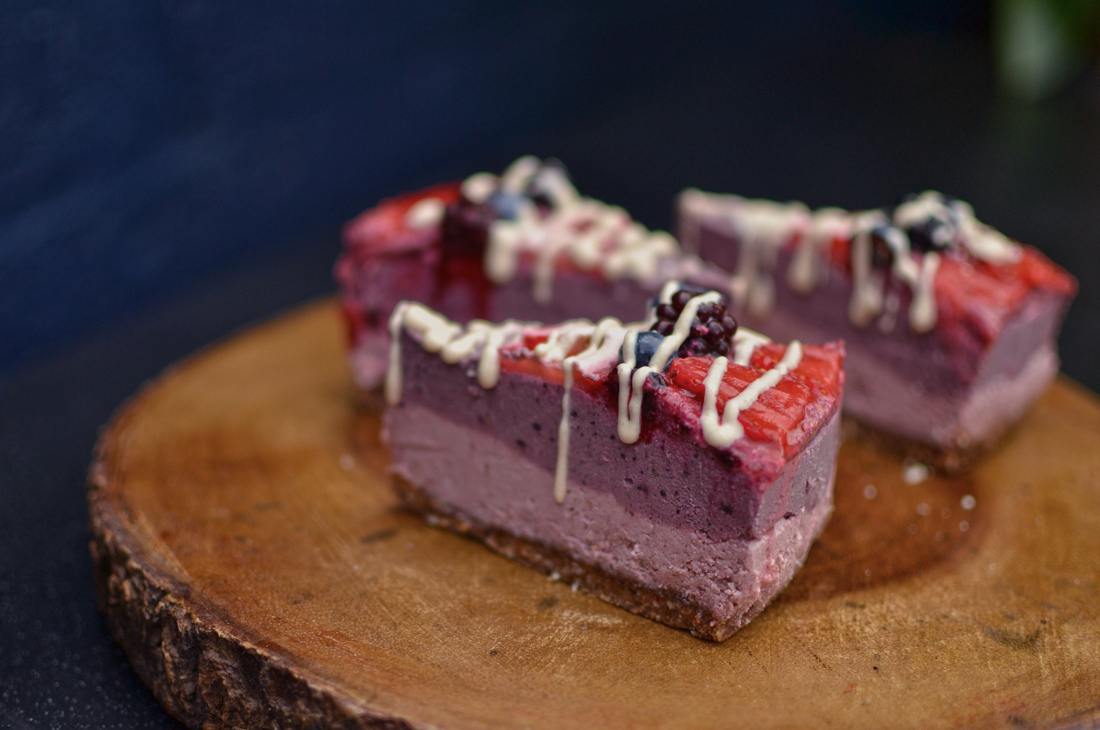 Mellow September Berry Raw Cheesecake