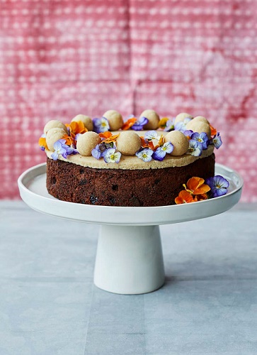 EASTER SIMNEL CAKE Recipe: Veggie