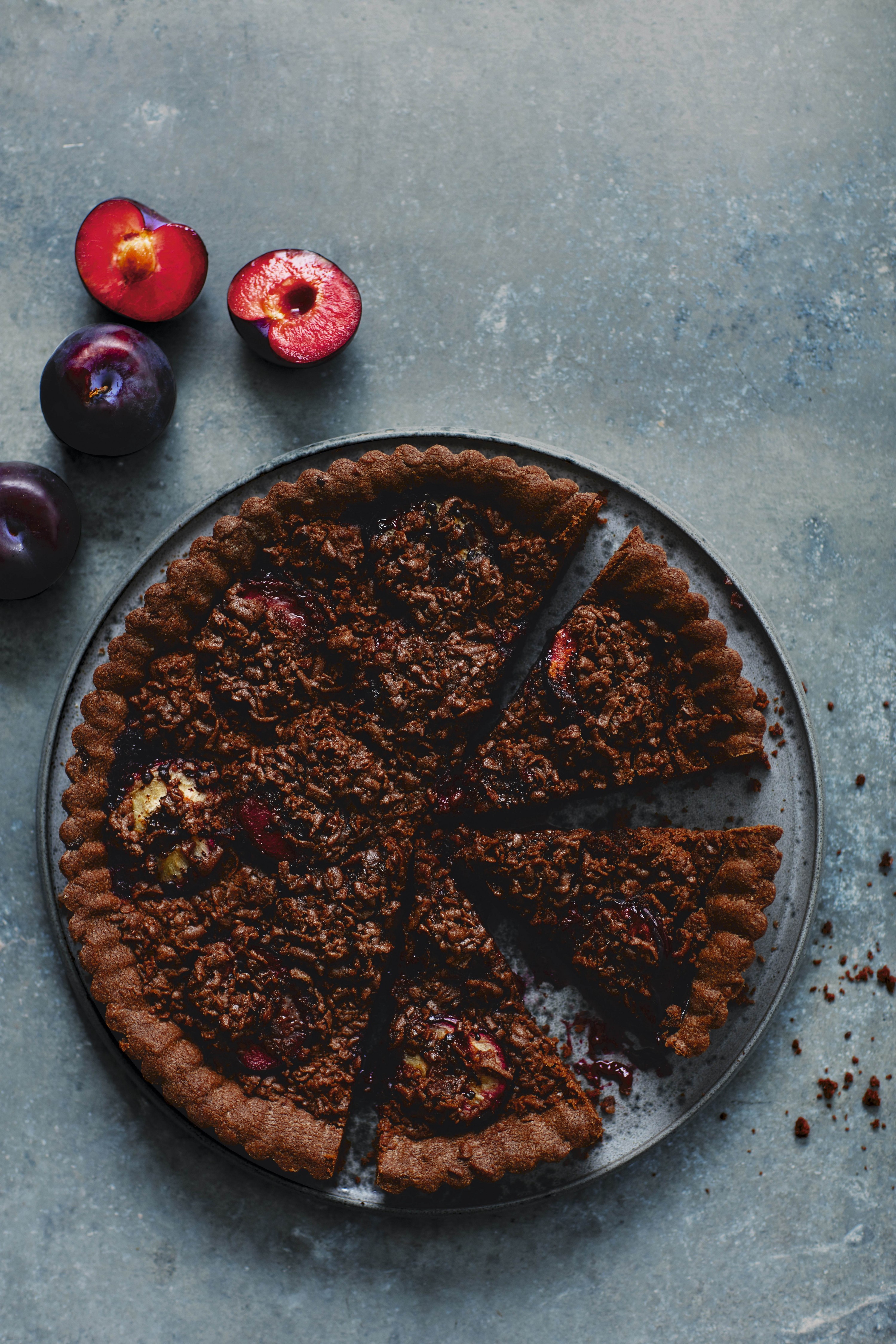 Plum and Chocolate Crumble Tarte
